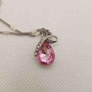 Fashion Jewelry Pink Waterdrop necklace (NWT)